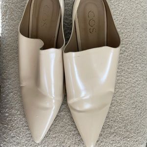 ~trendy~ COS kitten heal shoes (nude)